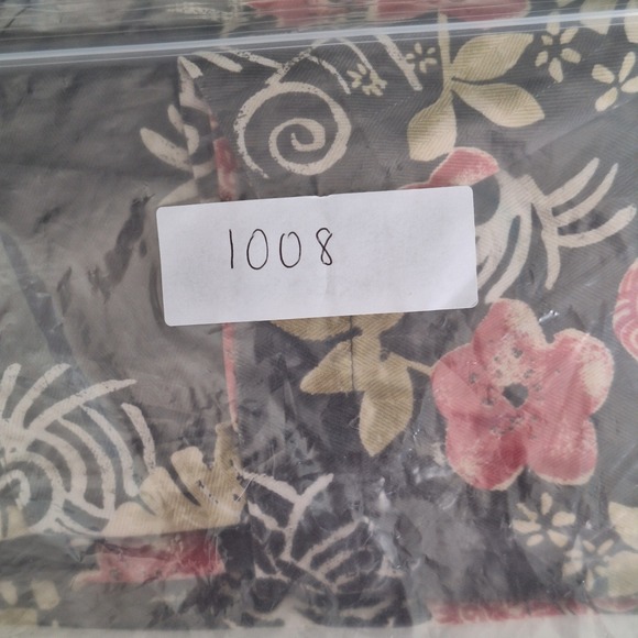 Tommy Bahama Top Womens XL Silk Floral Camp Hawaiian Button Up Tropical Resort - Picture 8 of 8